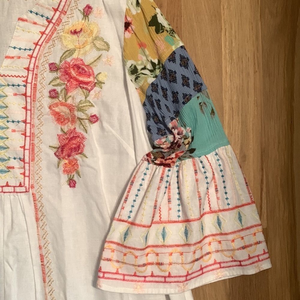 𝅺COLDWATER Creek Boho Linen Blouse with Bell Sleeves and Embroidery Women’s M - Picture 6 of 11
